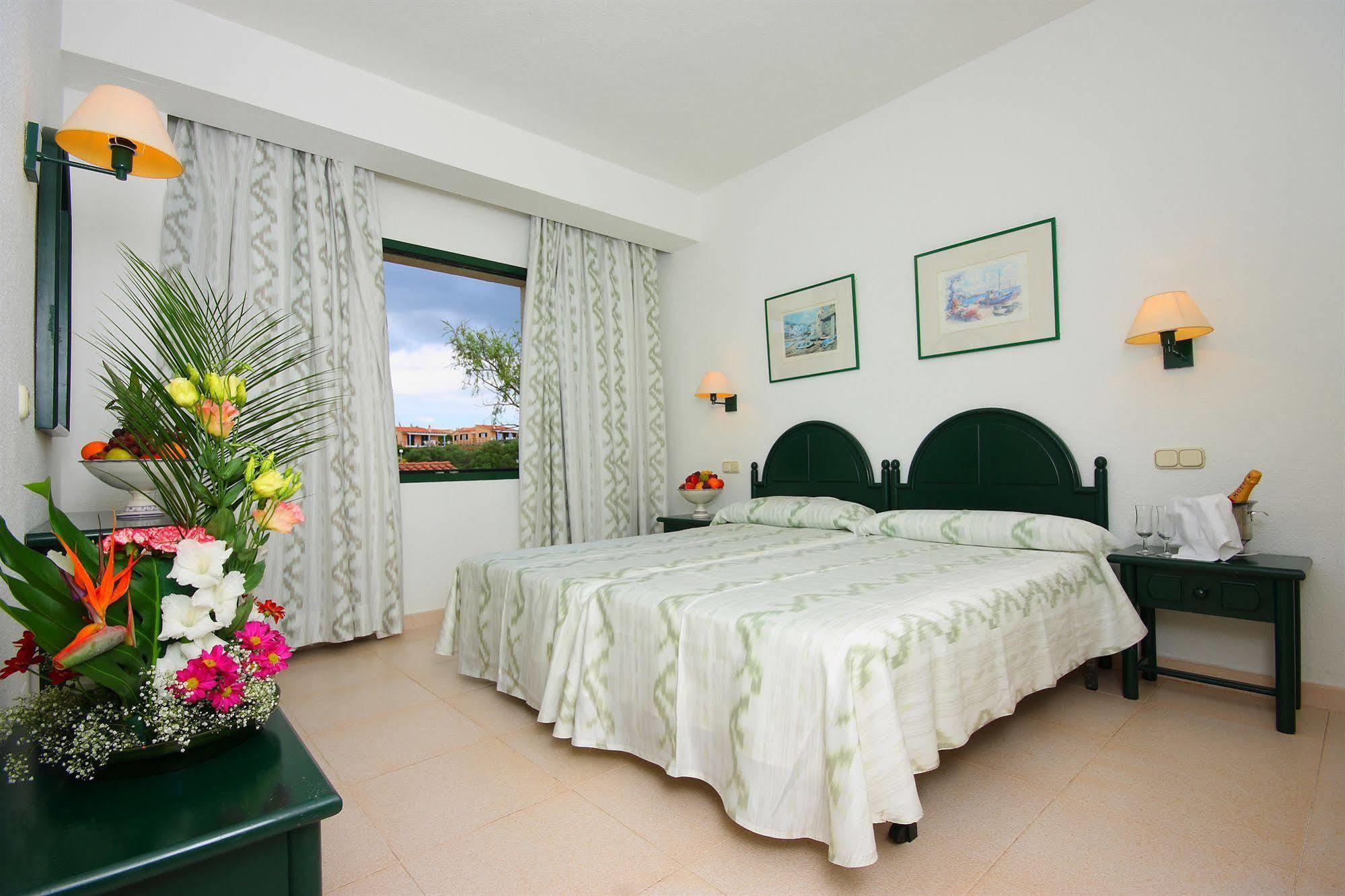Son Bou Apartments Exterior foto