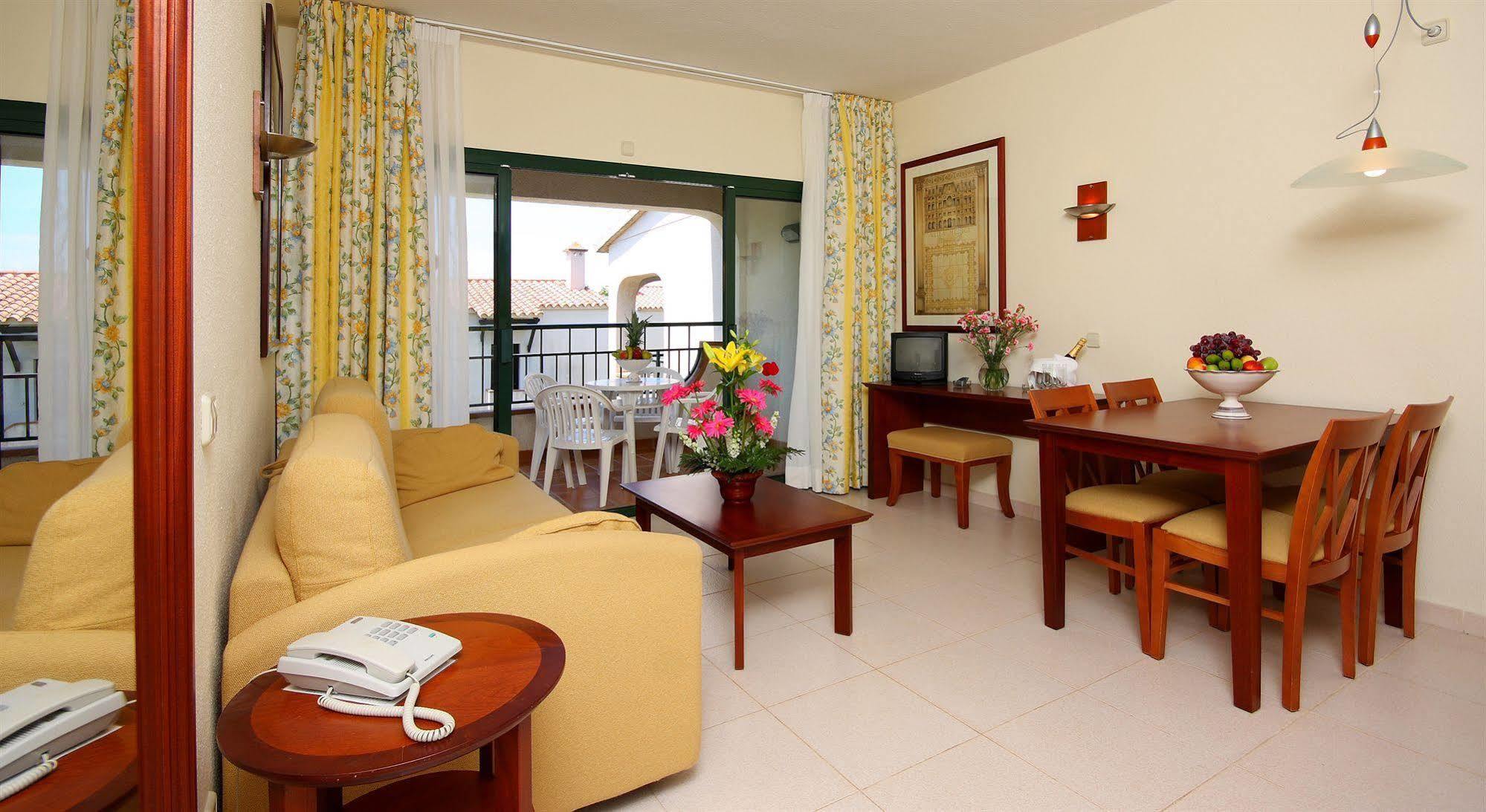 Son Bou Apartments Exterior foto