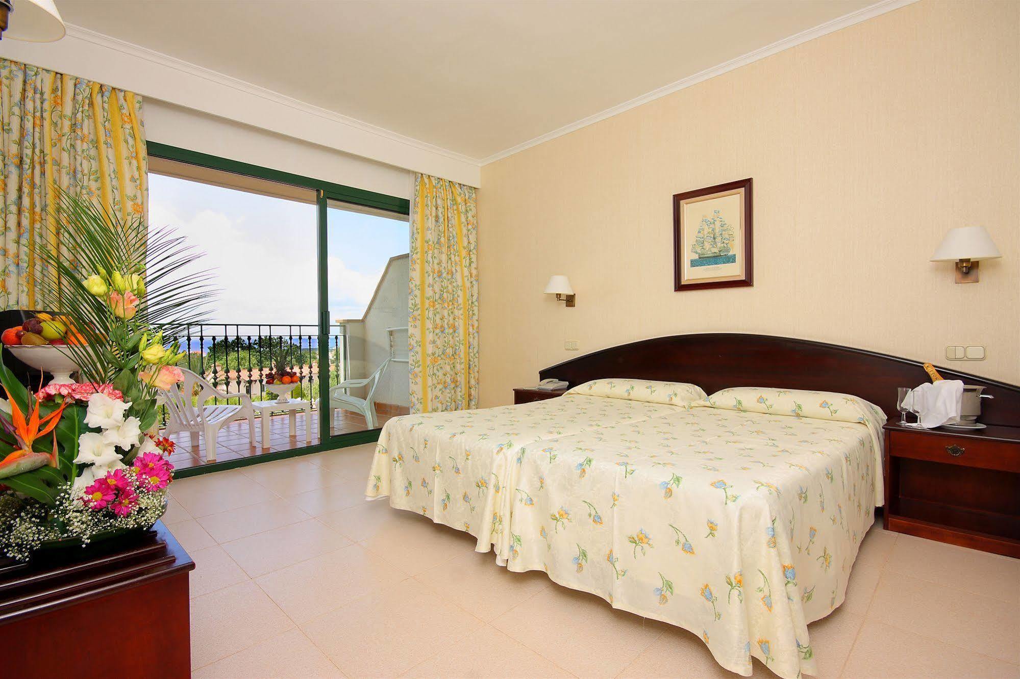 Son Bou Apartments Exterior foto